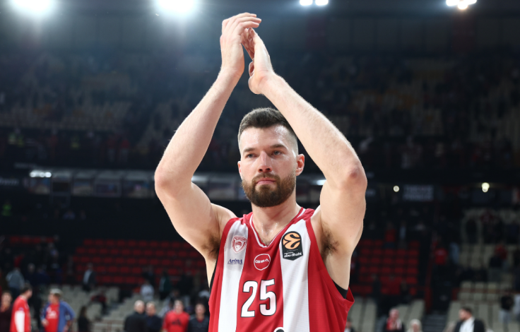 alec_peters_olympiakos