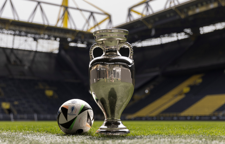 euro_trophy_2024