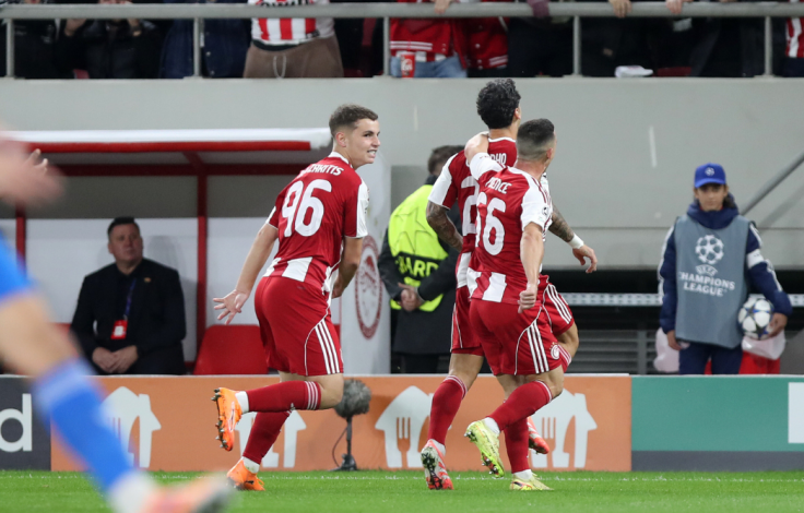 mouzakitischikinhooly