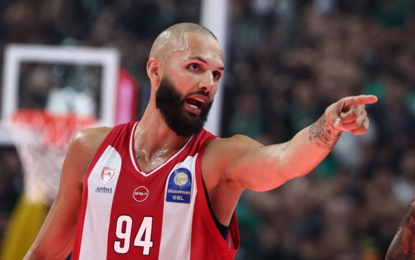 evan_fournier_panathinaikos_olympiakos_game_4_2026_gbl