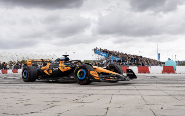 mclaren_live_in_athens_showcar_oaka